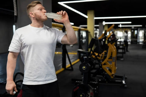 Pré-treino certo na hora certa: saiba como usar os suplementos da linha Warzone