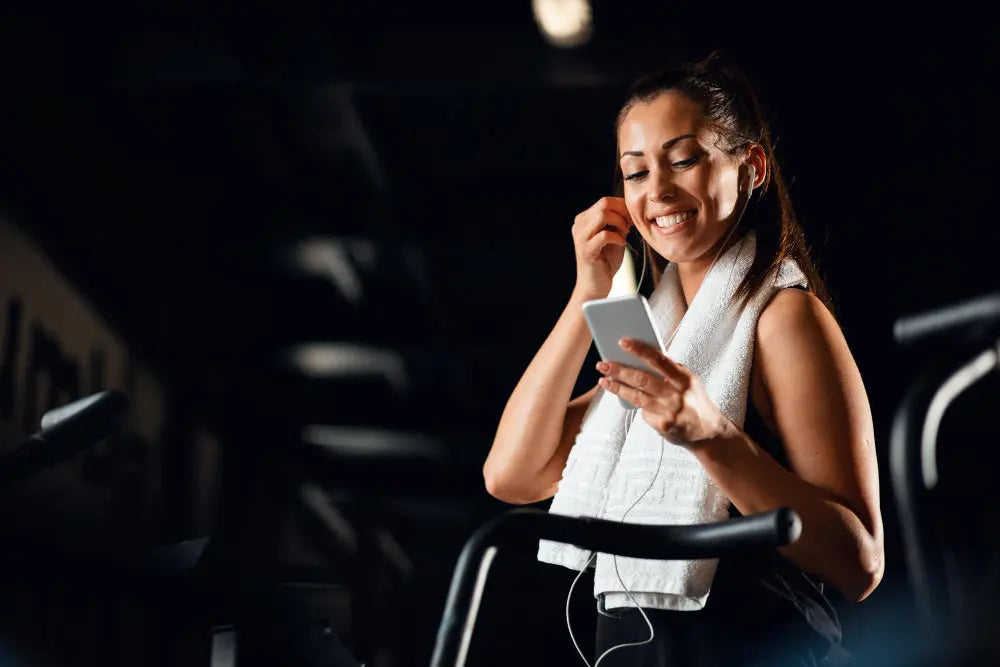 Ao melhorar a experiência durante o treino e oferecer vantagens exclusivas, a academia consegue aumentar a fidelização dos alunos